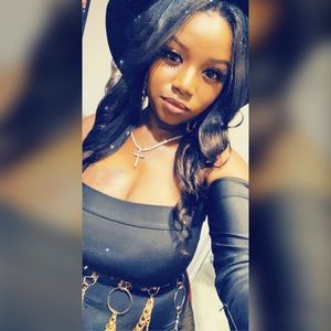 Meet your Posher, Tyshell